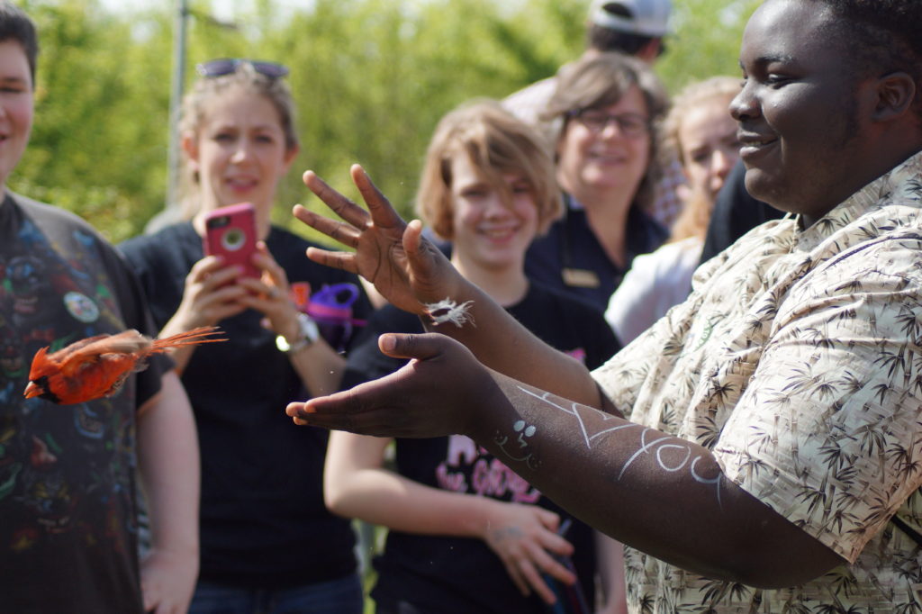 This image has an empty alt attribute; its file name is NPS_SimencS_2016_CVNP_bioblitz_bird_banding-57-1024x682.jpg